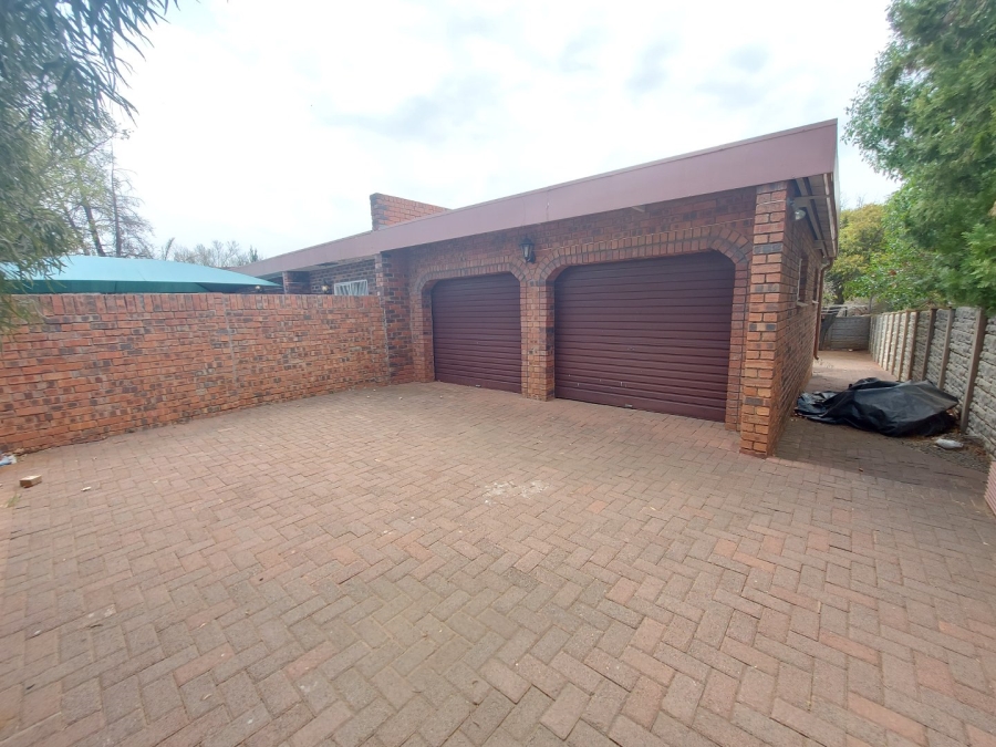 5 Bedroom Property for Sale in Universitas Ridge Free State